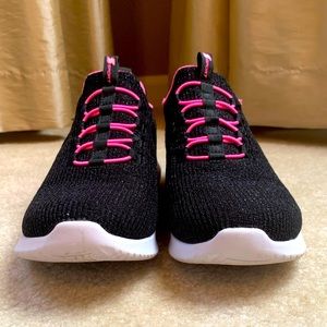 Skechers Size 5 Girls Glitter Sneakers